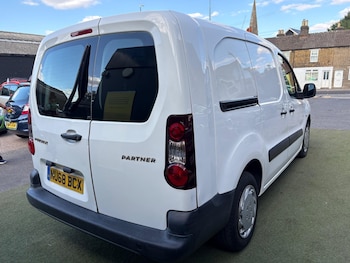 Used Peugeot Partner 2018 for sale - 79462985: Photo