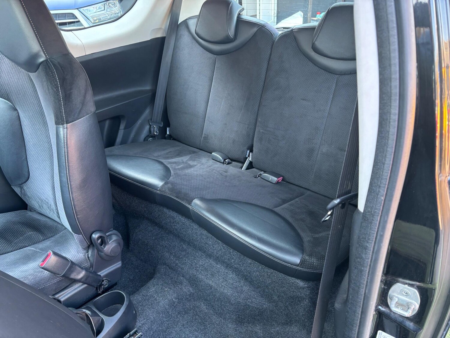 Used Toyota AYGO 2012 for sale - 77951715: Photo 11