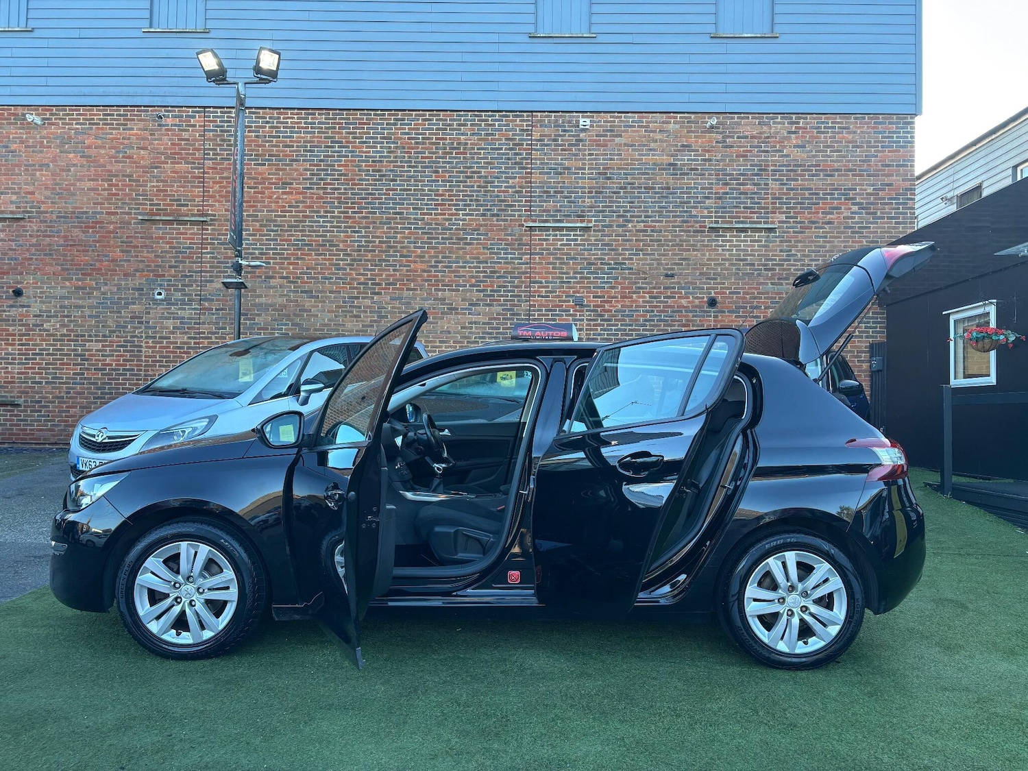 Used Peugeot 308 2015 for sale - 76648108: Photo 14