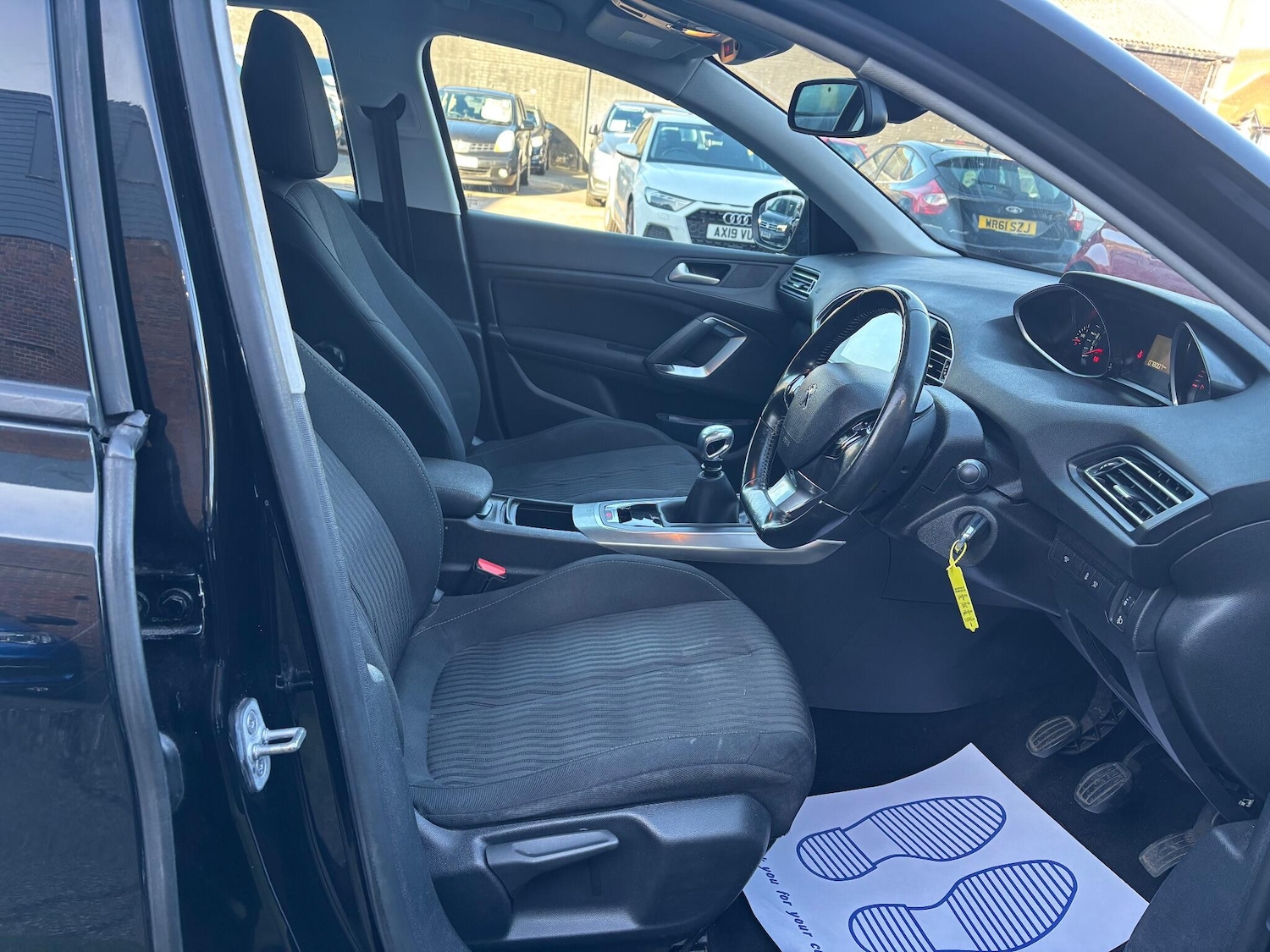 Used Peugeot 308 2015 for sale - 76648108: Photo 17