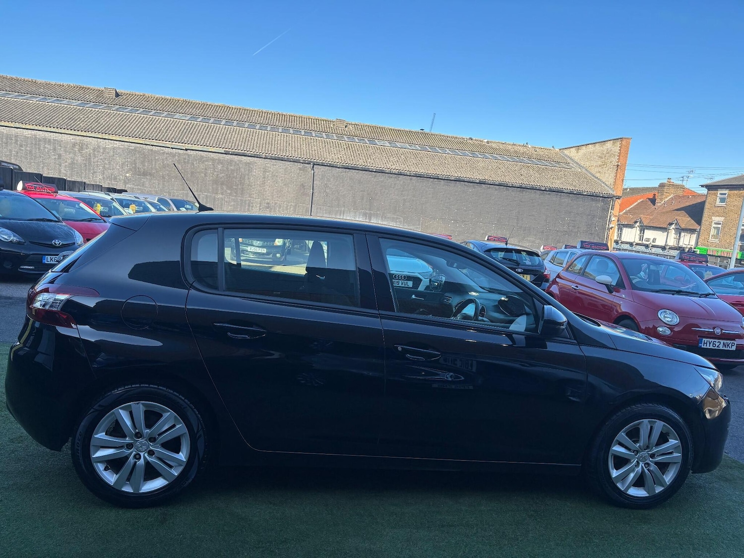 Used Peugeot 308 2015 for sale - 76648108: Photo 5