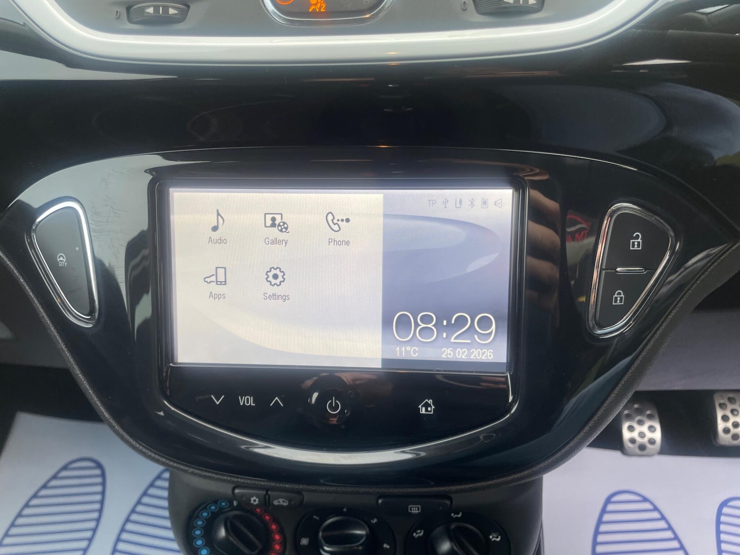 Used Vauxhall Corsa 2015 for sale - 77662628: Photo 30