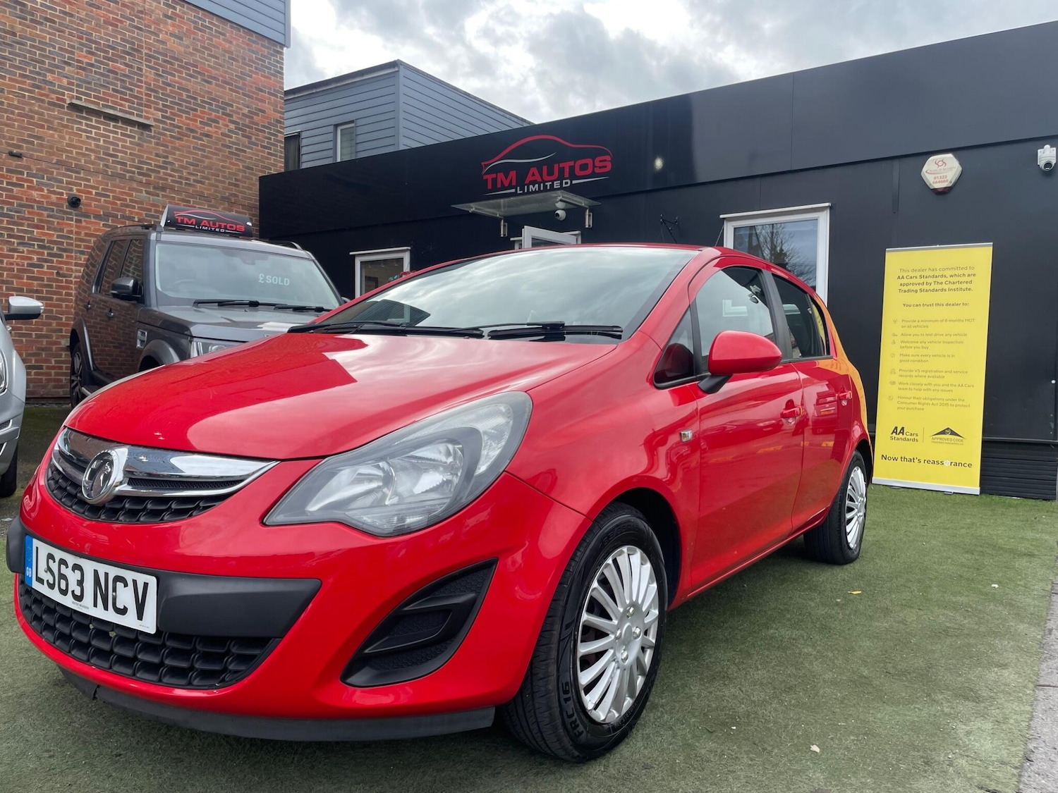 Used Vauxhall Corsa 2013 for sale - 77820083: Photo 2