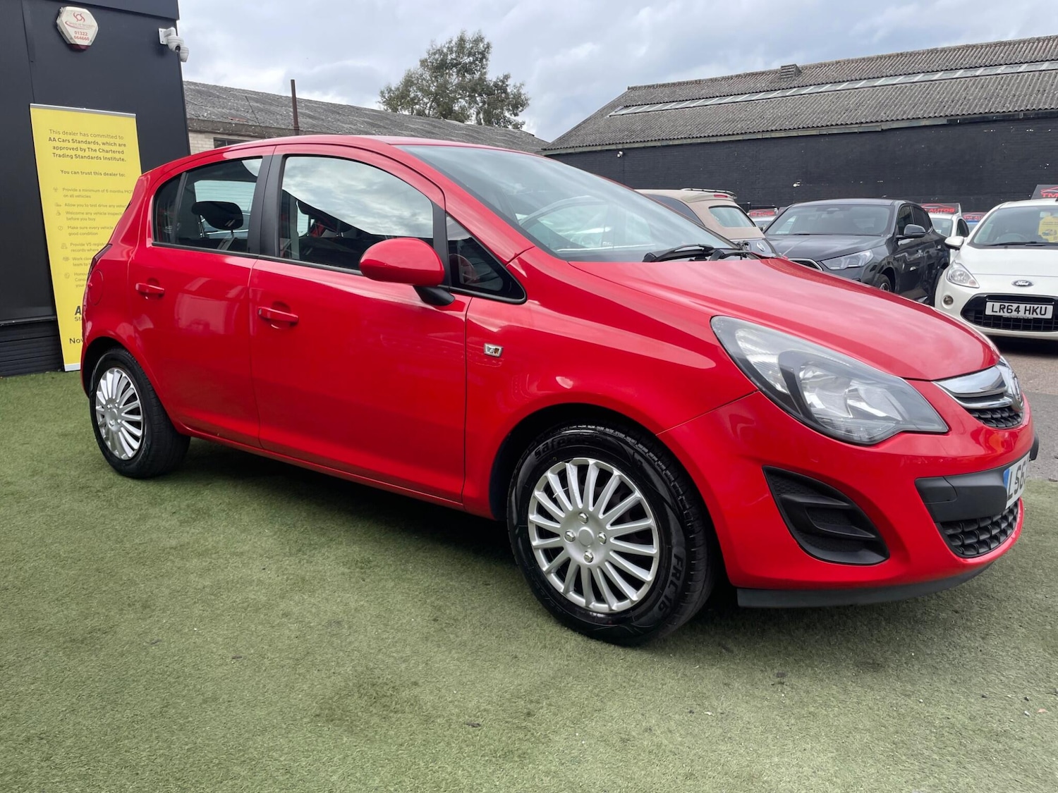 Used Vauxhall Corsa 2013 for sale - 77820083: Photo 3