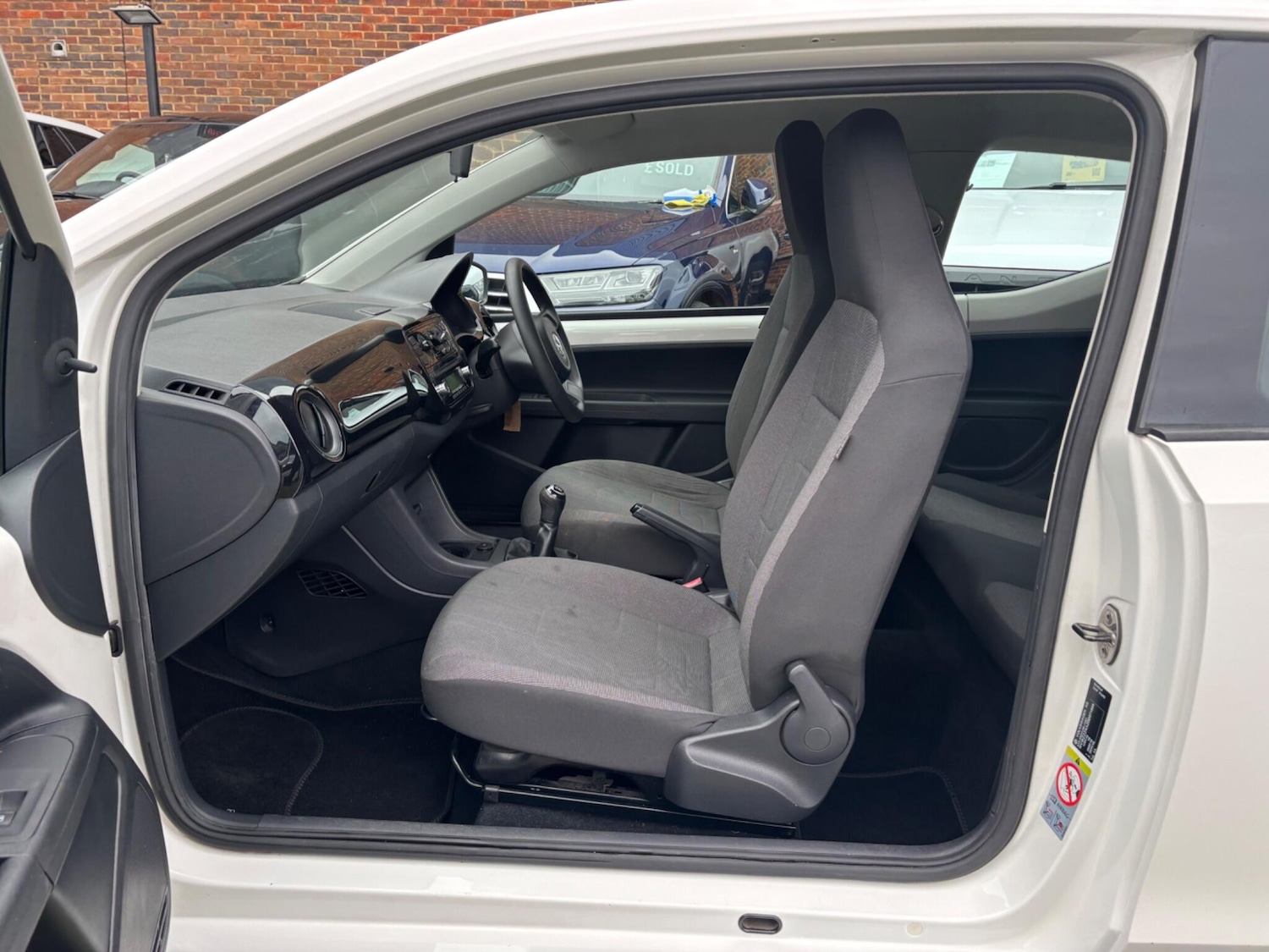 Used Volkswagen up! 2013 for sale - 78043279: Photo 8