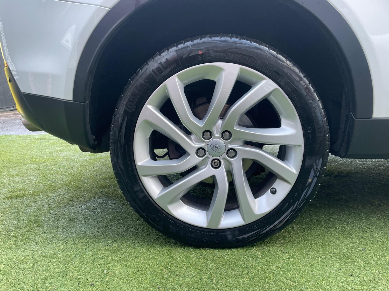 Used Land Rover Discovery Sport 2017 for sale - 77033589: Photo 11