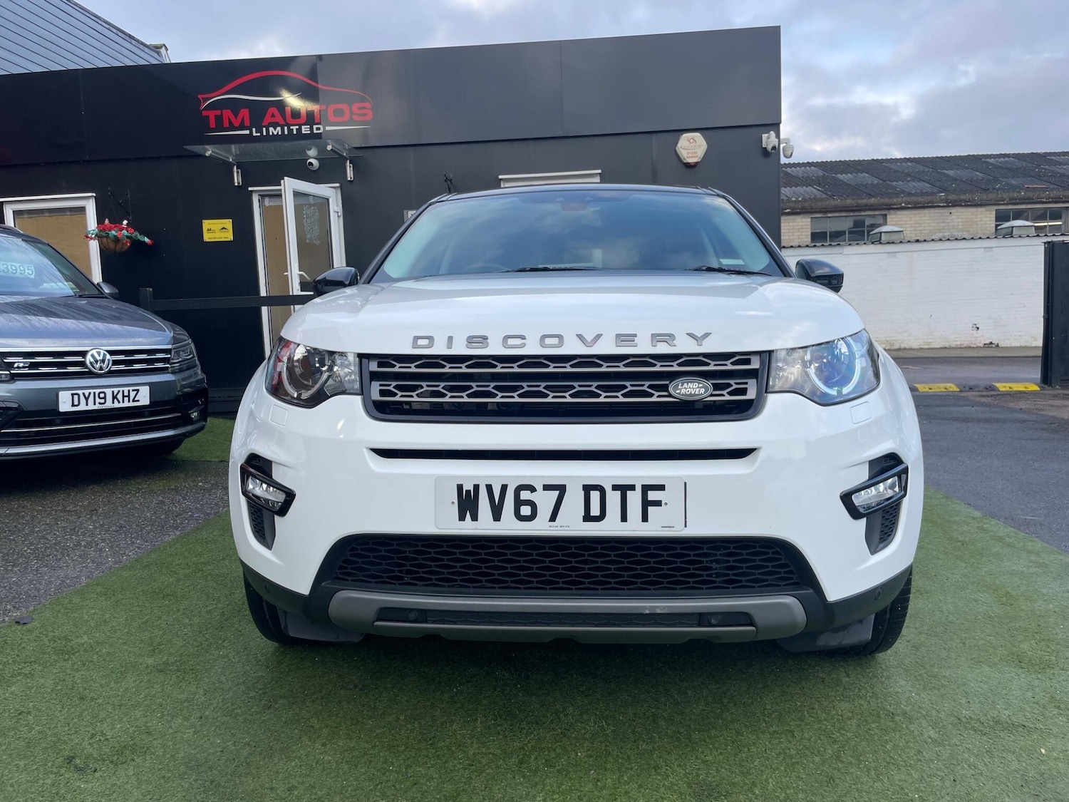 Used Land Rover Discovery Sport 2017 for sale - 77033589: Photo 2