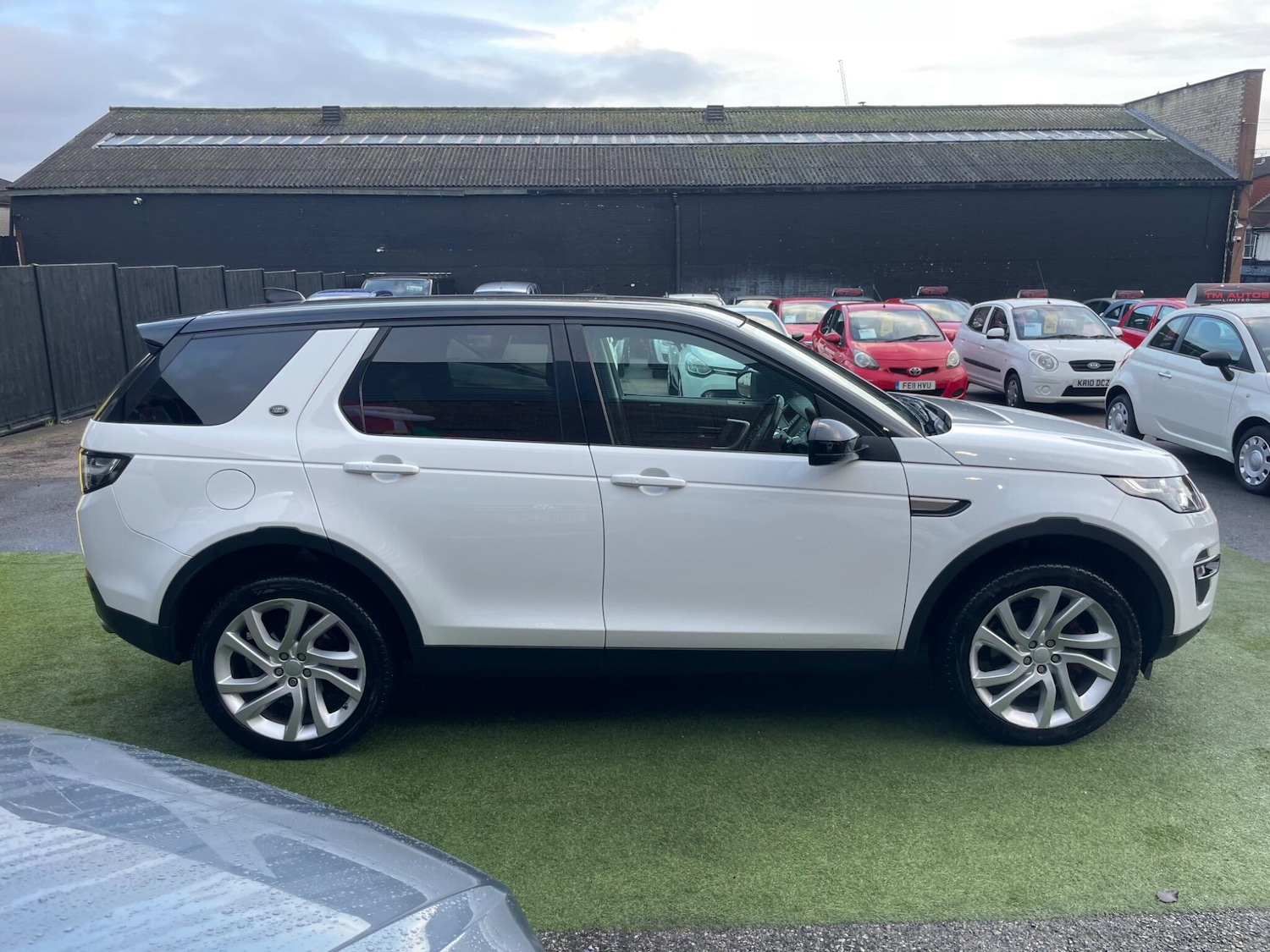 Used Land Rover Discovery Sport 2017 for sale - 77033589: Photo 4