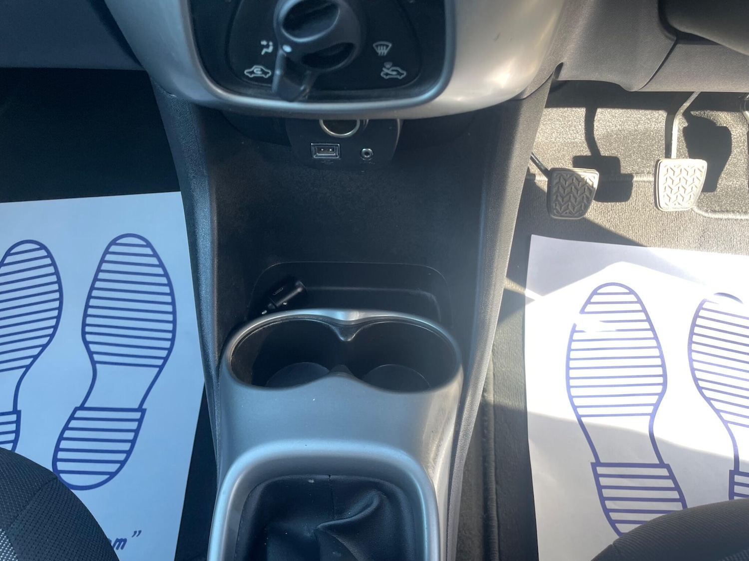 Used Toyota AYGO 2017 for sale - 78201531: Photo 25