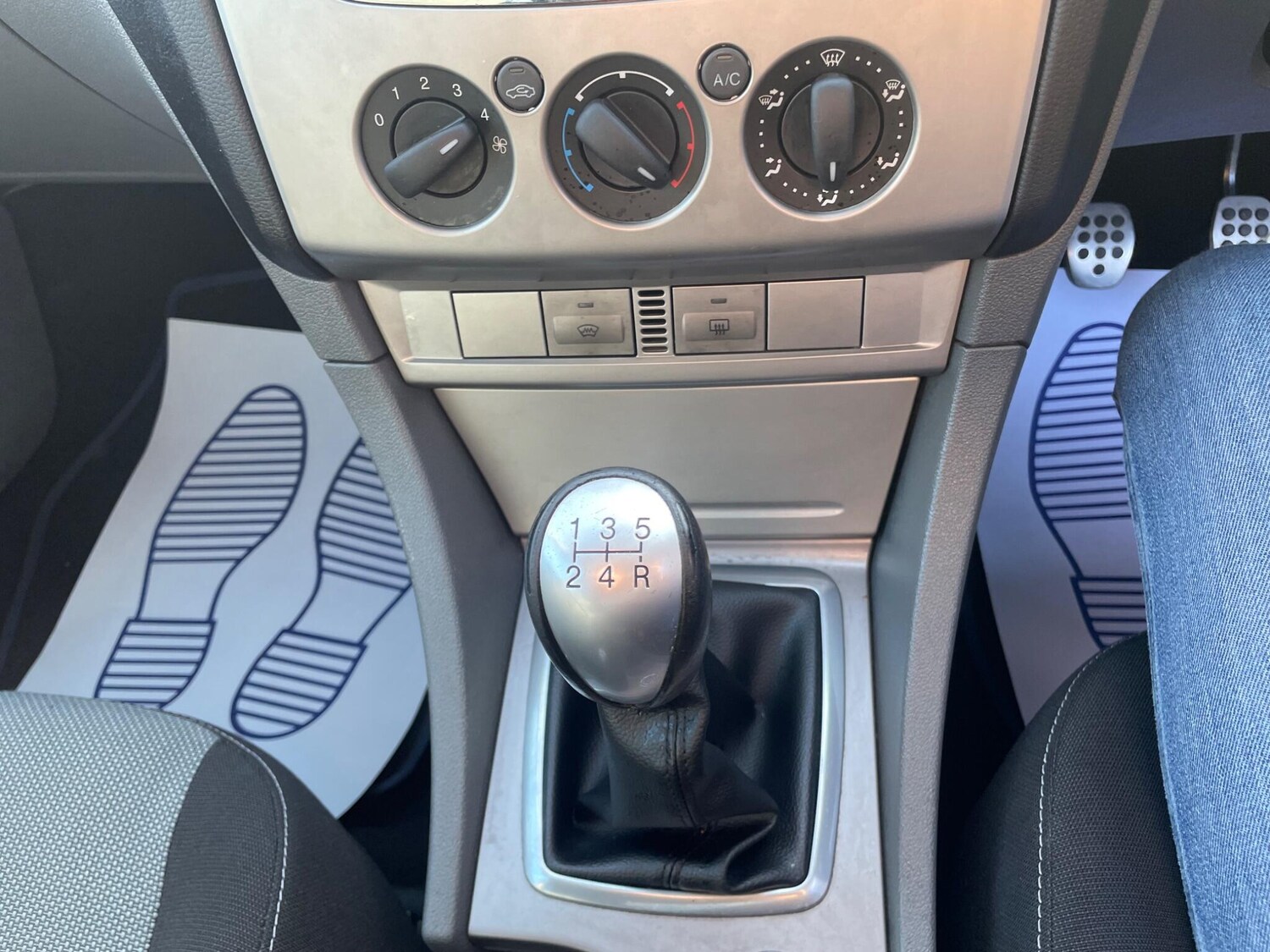 Used Ford Focus 2010 for sale - 78107093: Photo 28