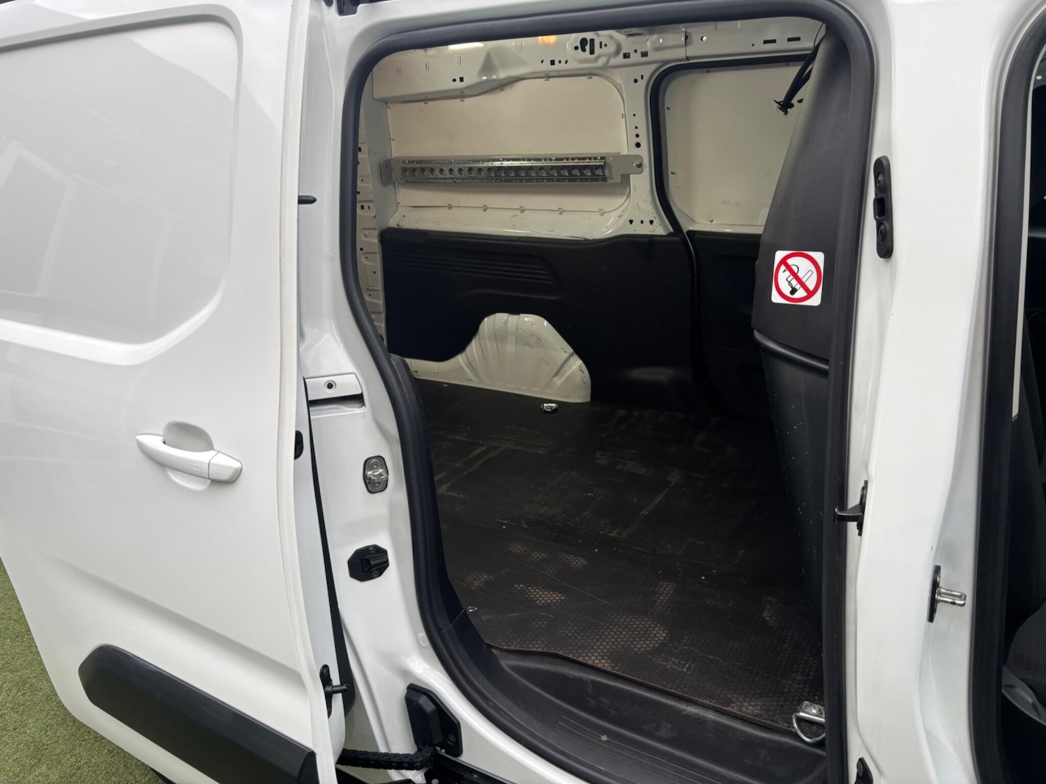 Used Vauxhall Combo for sale - 78092262: Photo 8