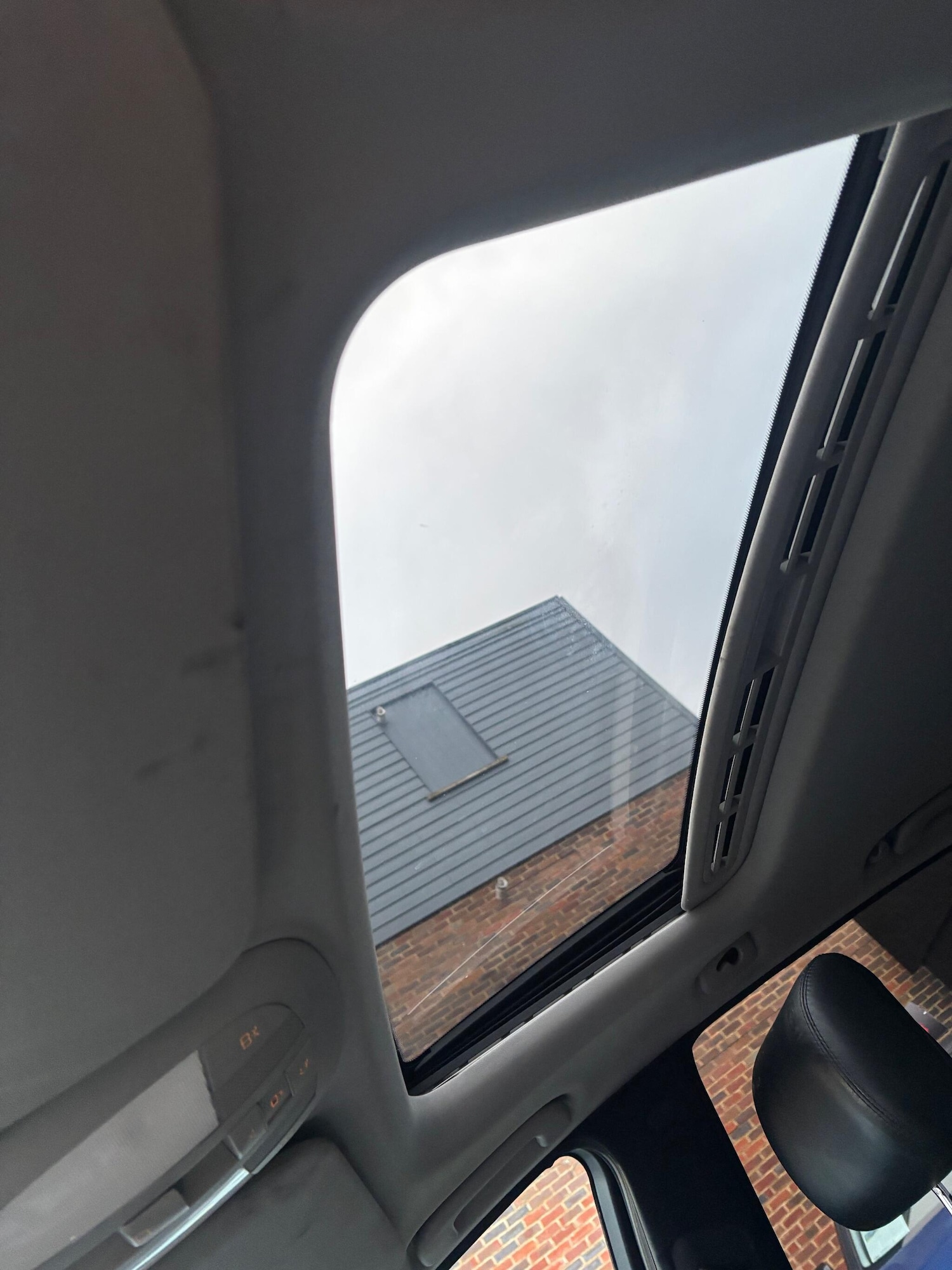 Used Mercedes-Benz R Class 2011 for sale - 76648113: Photo 12