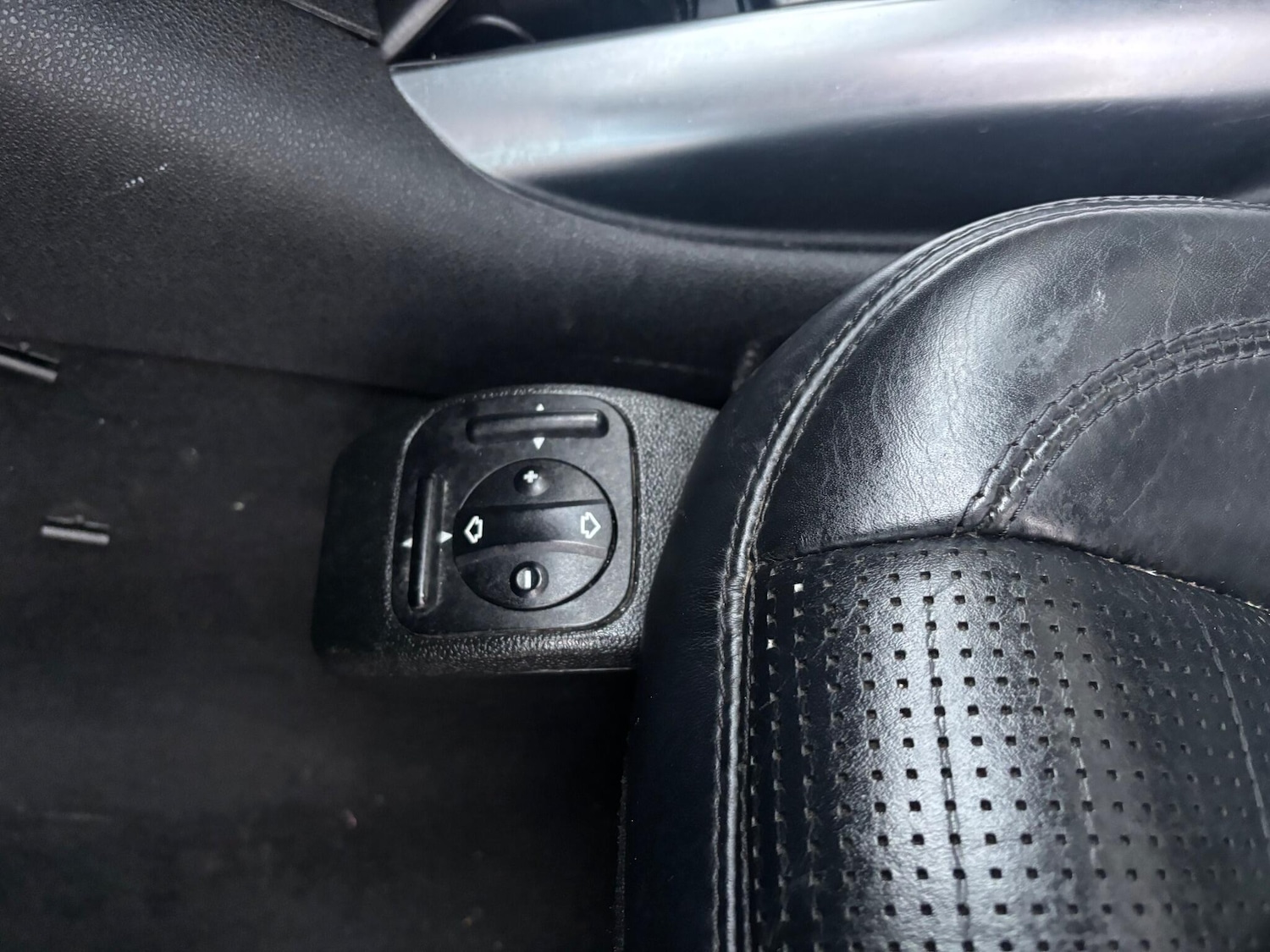 Used Mercedes-Benz R Class 2011 for sale - 76648113: Photo 15