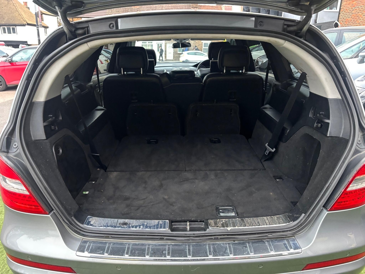 Used Mercedes-Benz R Class 2011 for sale - 76648113: Photo 17