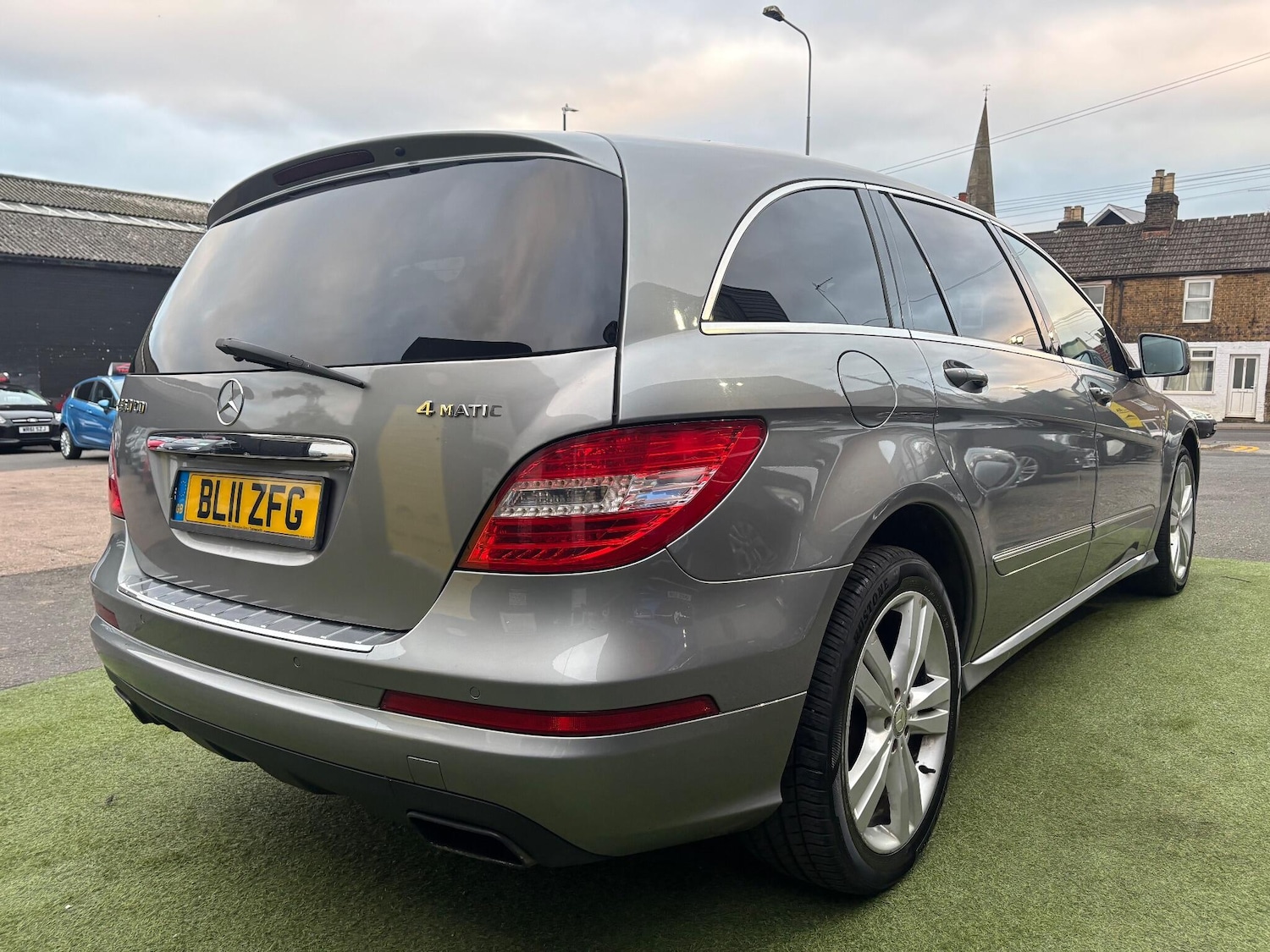 Used Mercedes-Benz R Class 2011 for sale - 76648113: Photo 5