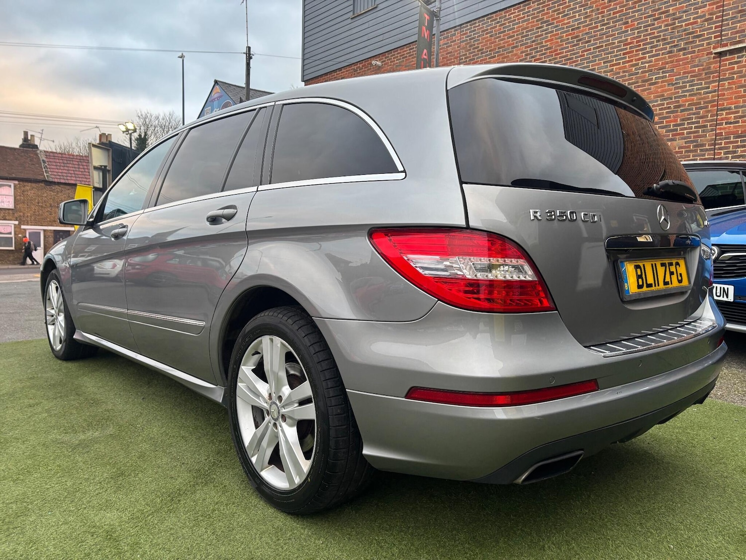 Used Mercedes-Benz R Class 2011 for sale - 76648113: Photo 7