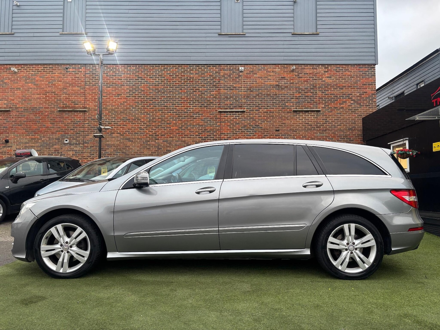 Used Mercedes-Benz R Class 2011 for sale - 76648113: Photo 8