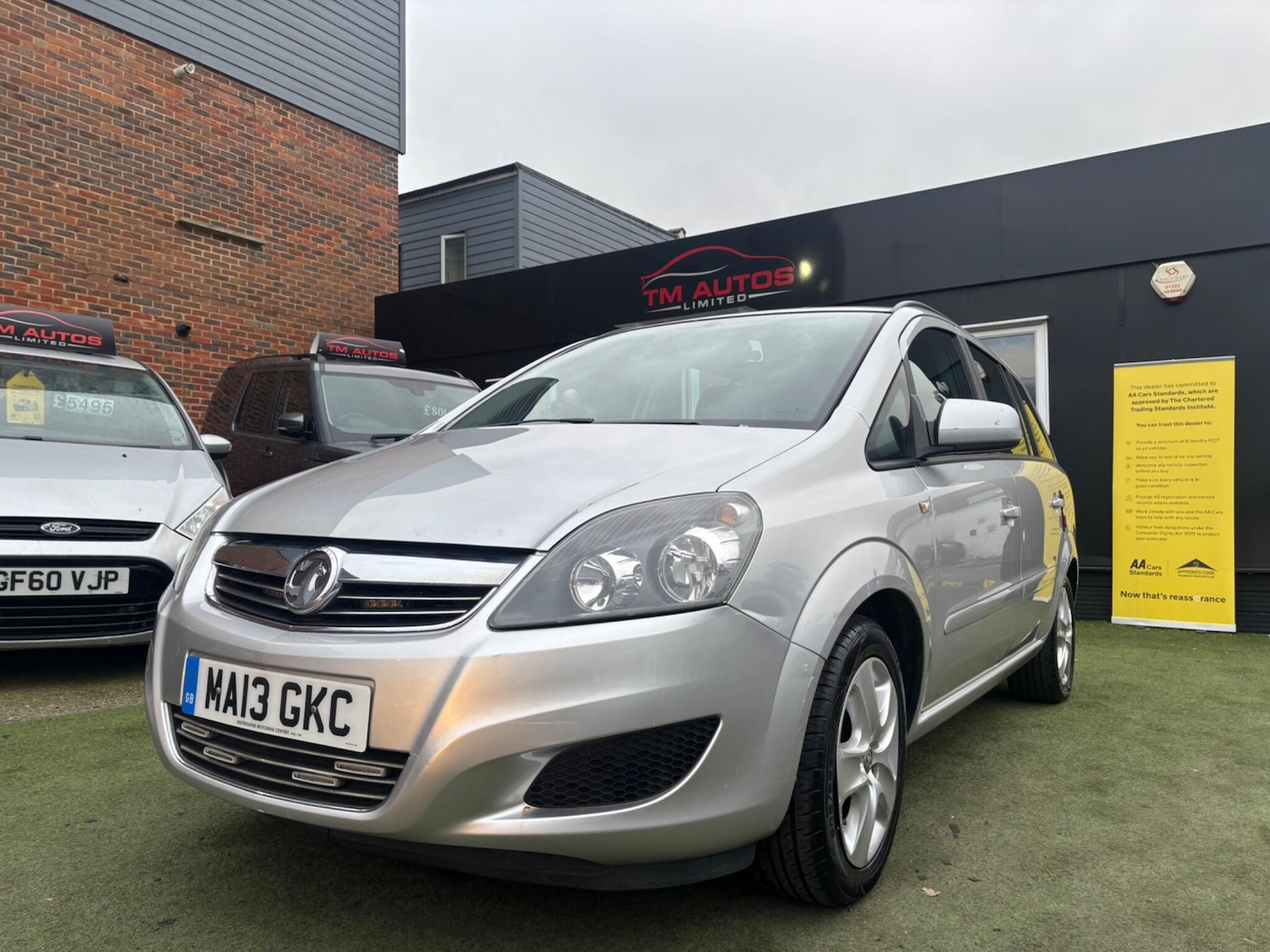 Used Vauxhall Zafira 2013 for sale - 77878690: Photo 2