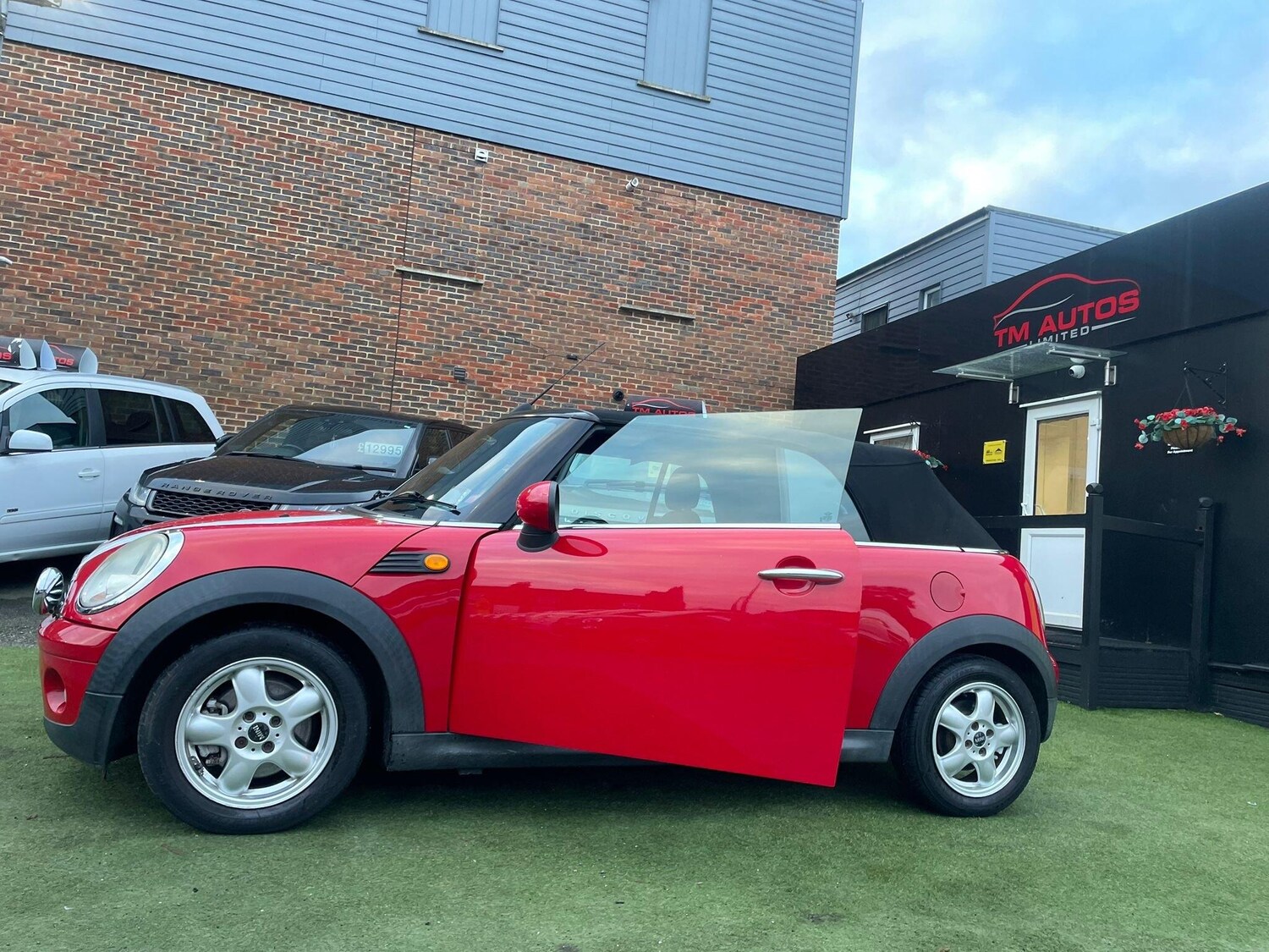 Used MINI Convertible 2009 for sale - 77555421: Photo 14