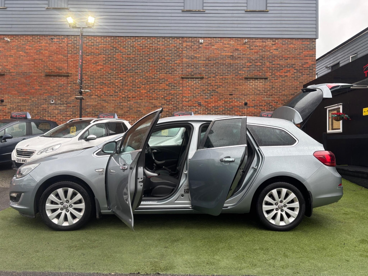 Used Vauxhall Astra 2013 for sale - 77283125: Photo 14