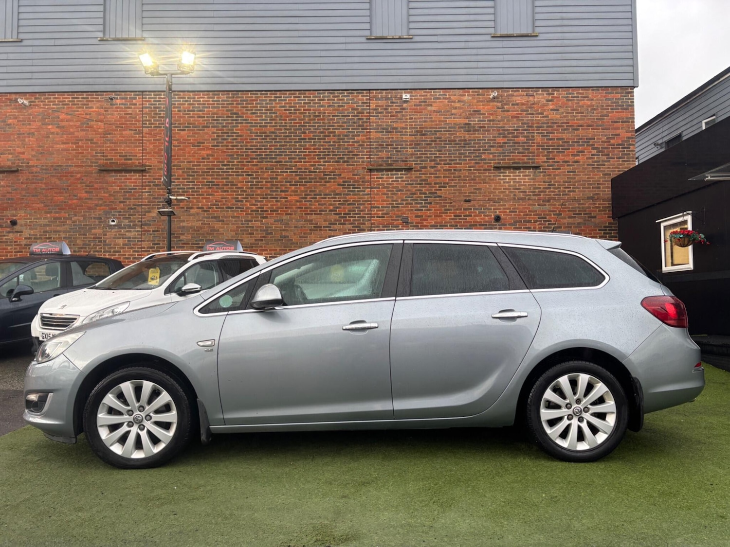 Used Vauxhall Astra 2013 for sale - 77283125: Photo 9