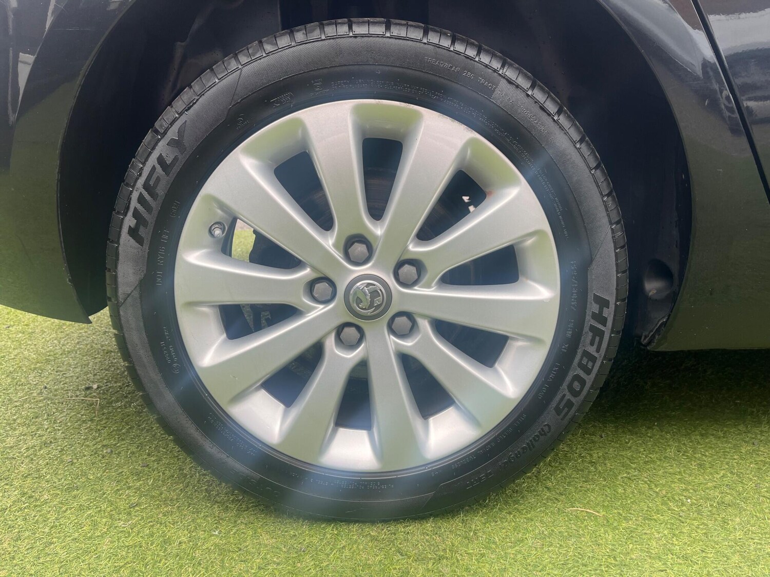 Used Vauxhall Zafira Tourer 2015 for sale - 76426309: Photo 16