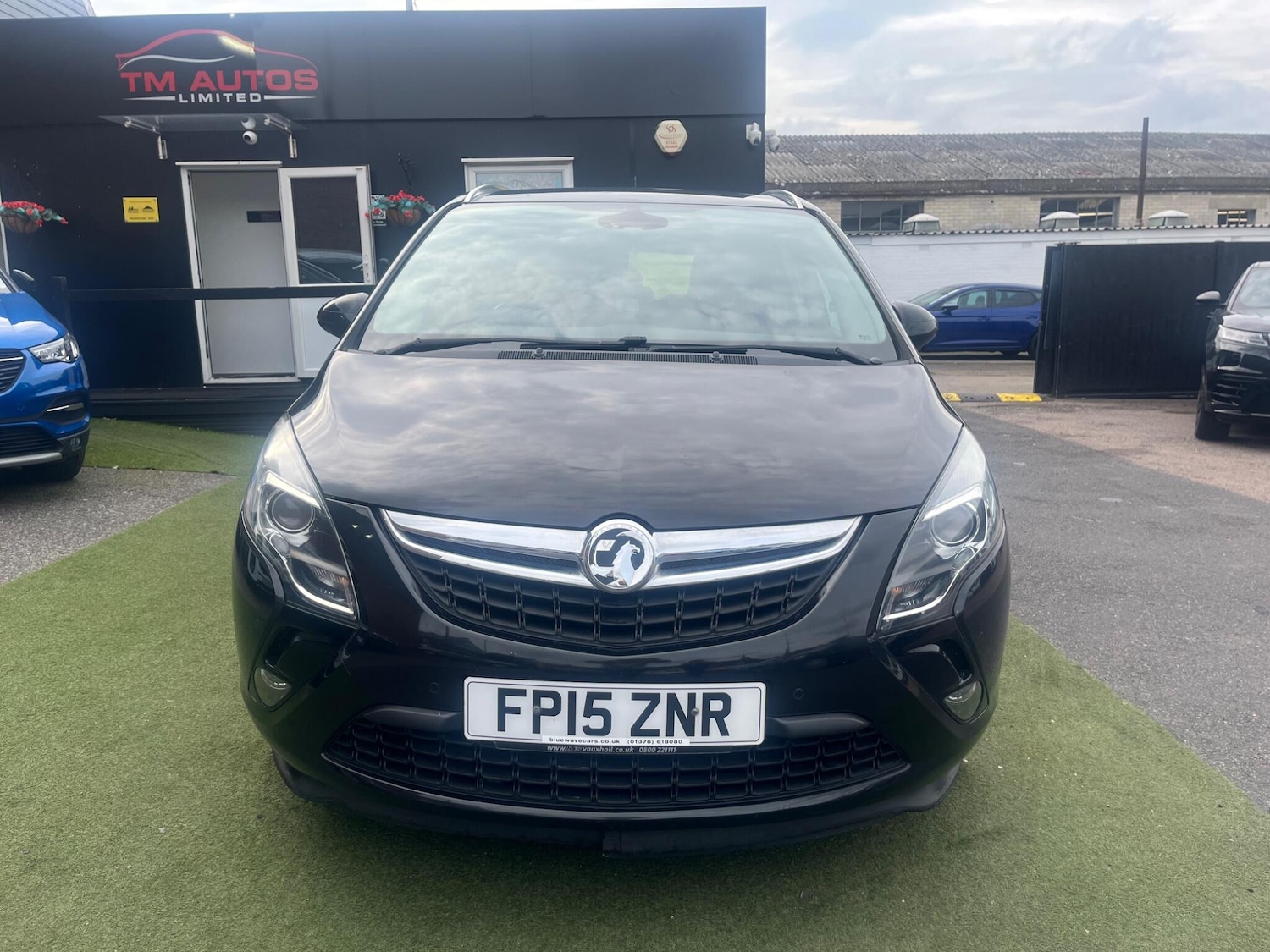Used Vauxhall Zafira Tourer 2015 for sale - 76426309: Photo 2