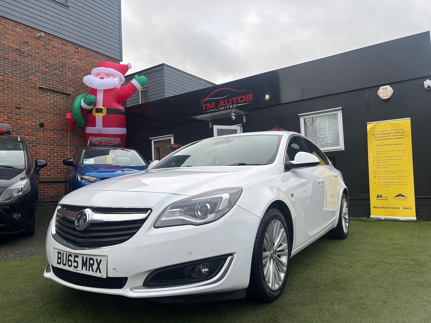 Used Vauxhall Insignia 2015 for sale - 76719622: Photo 2