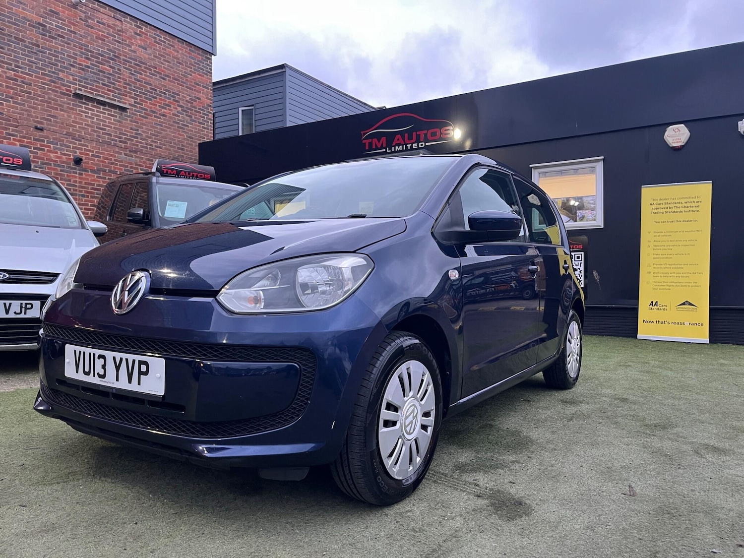 Used Volkswagen up! 2013 for sale - 77685882: Photo 2