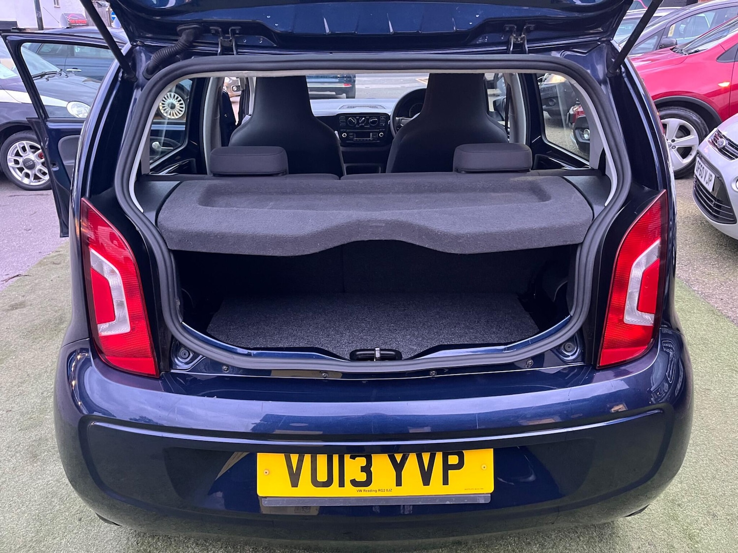 Used Volkswagen up! 2013 for sale - 77685882: Photo 9