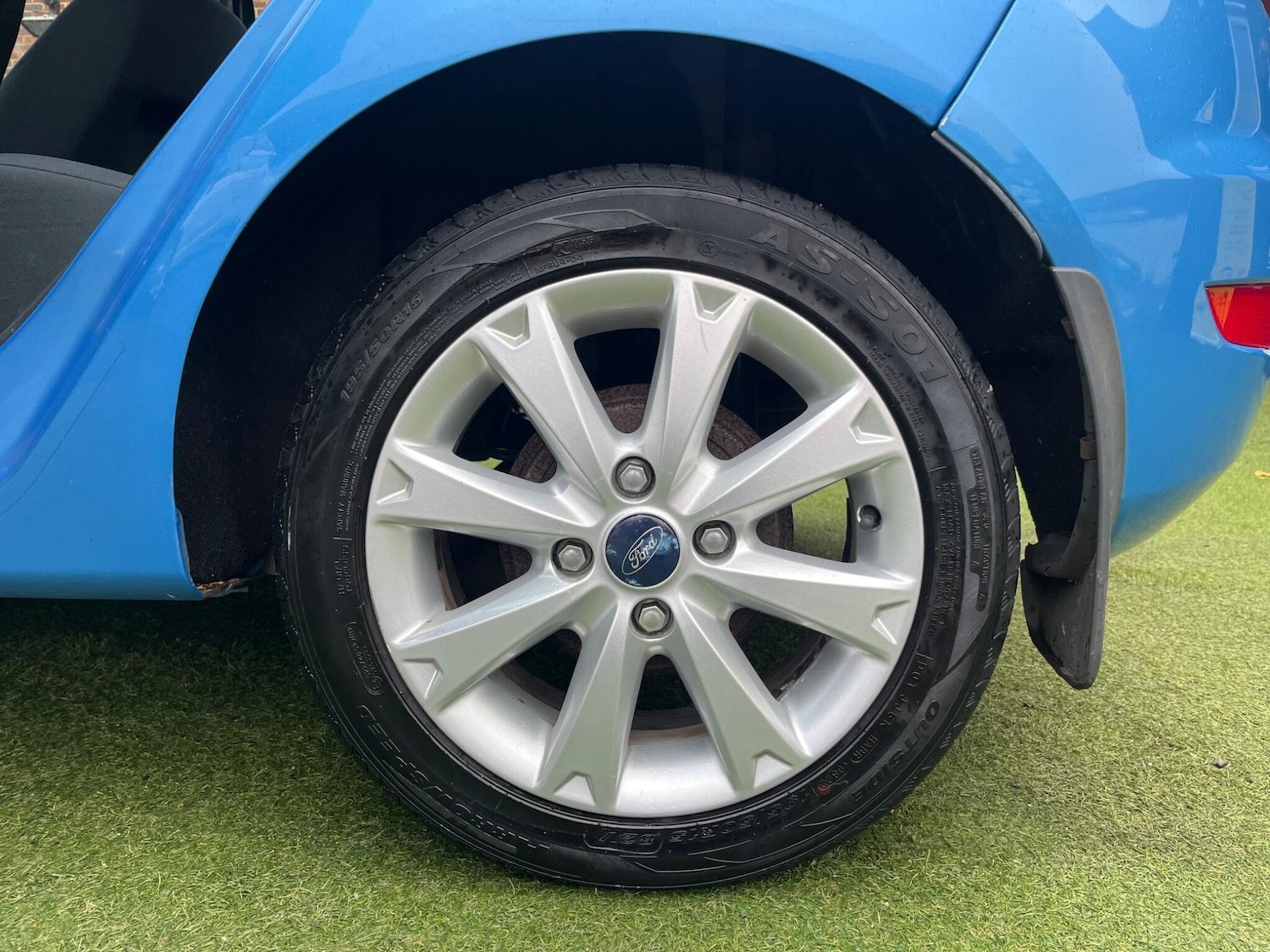 Used Ford Fiesta 2010 for sale - 76883969: Photo 9