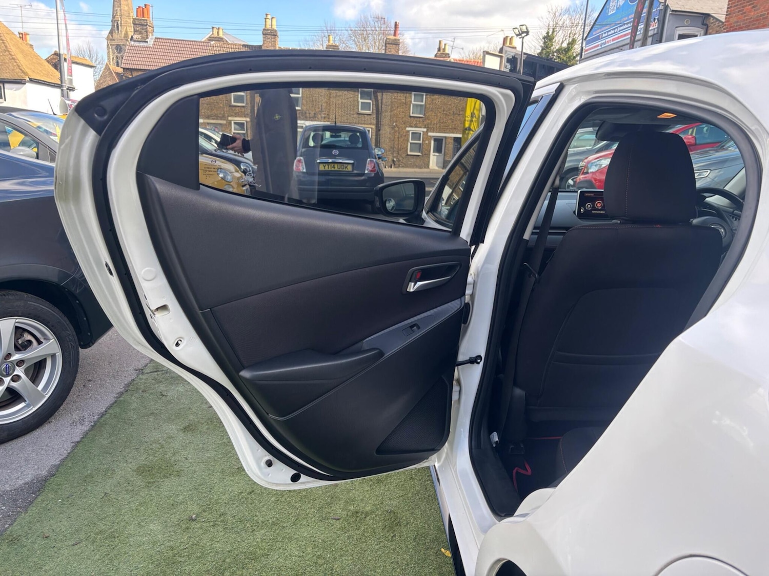 Used Mazda Mazda2 2017 for sale - 77845501: Photo 10