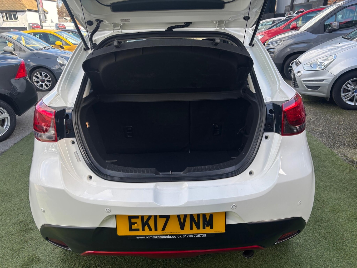 Used Mazda Mazda2 2017 for sale - 77845501: Photo 8