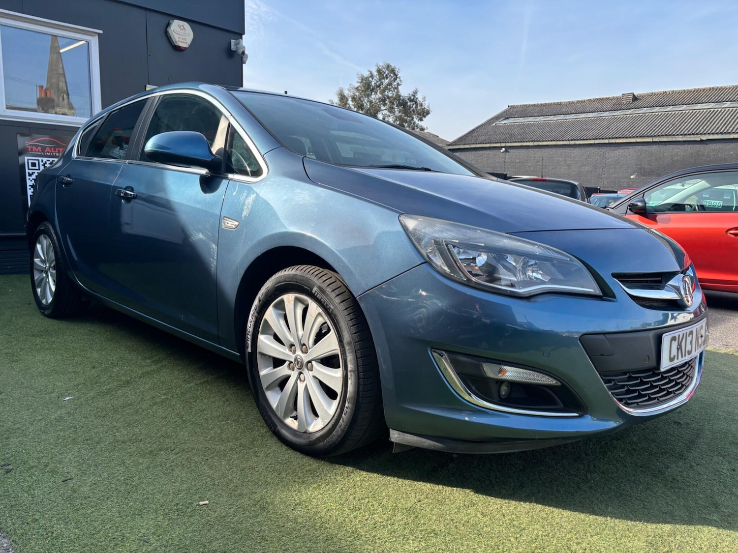 Used Vauxhall Astra 2013 for sale - 77966595: Photo 2