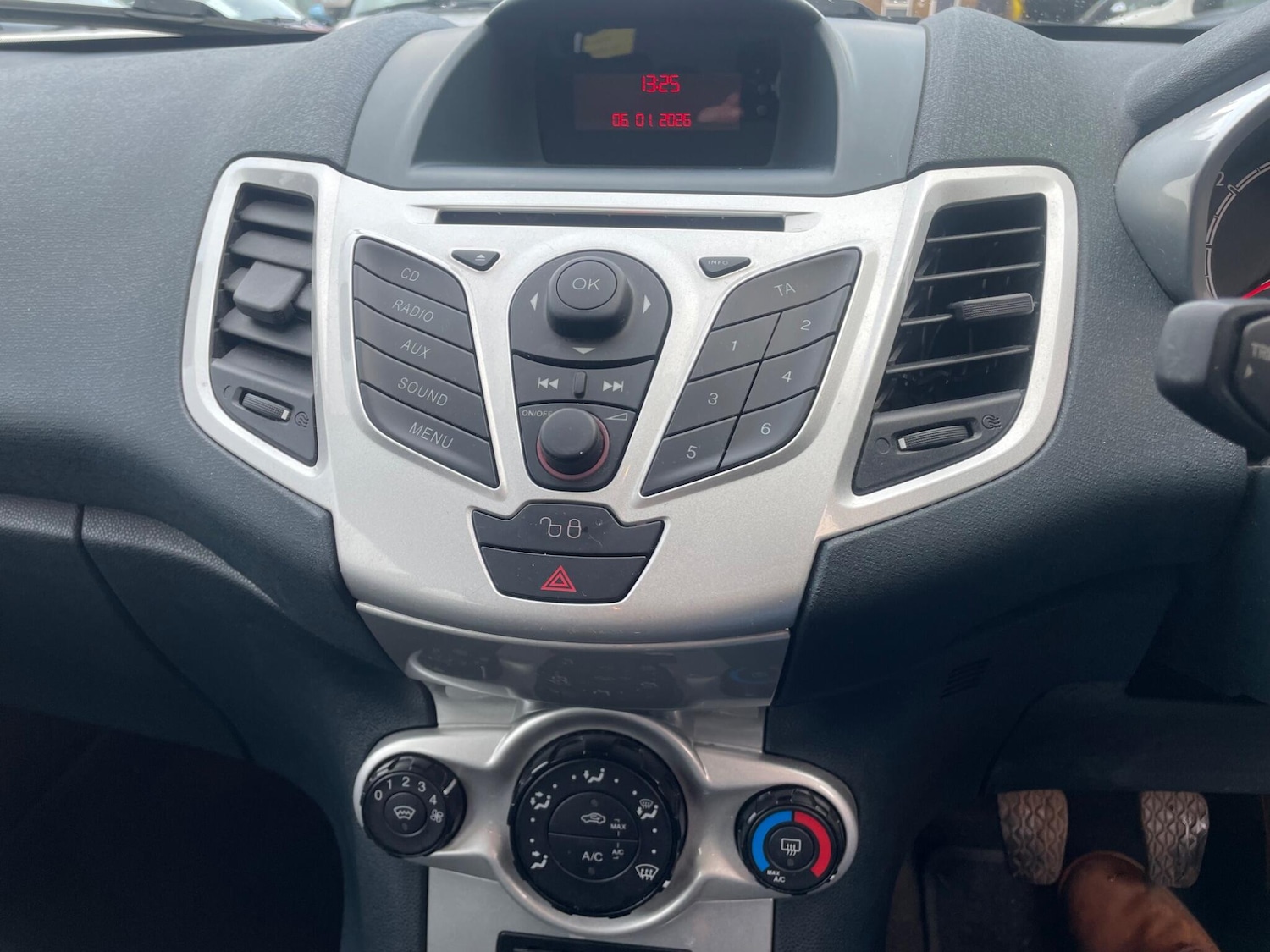 Used Ford Fiesta 2012 for sale - 77118147: Photo 20