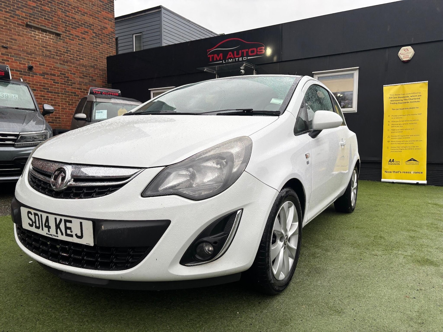 Used Vauxhall Corsa 2014 for sale - 77152715: Photo 2