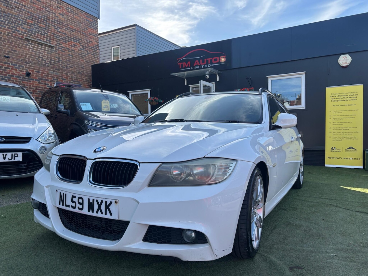 Used BMW 3 Series 2009 for sale - 77927507: Photo 2