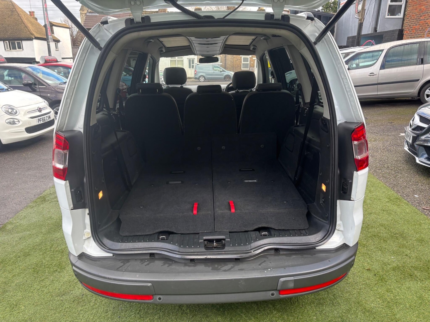 Used Ford Galaxy 2014 for sale - 77269408: Photo 7