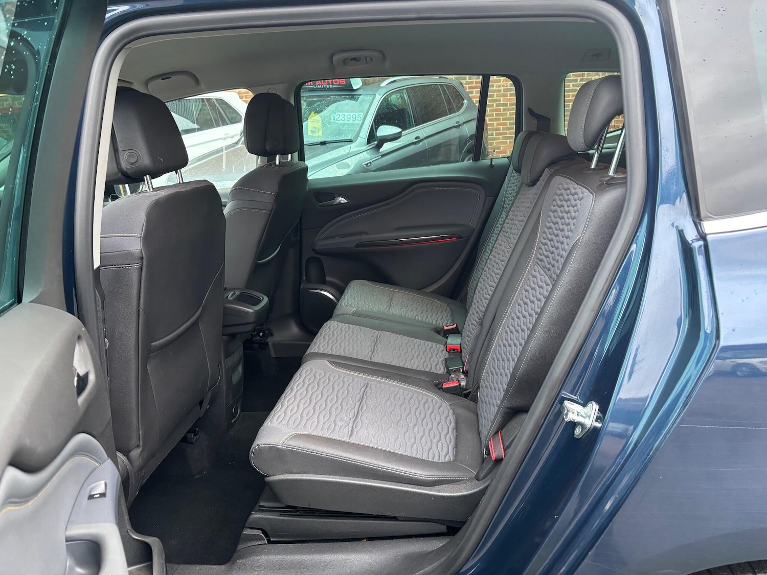 Used Vauxhall Zafira Tourer 2012 for sale - 77118151: Photo 10