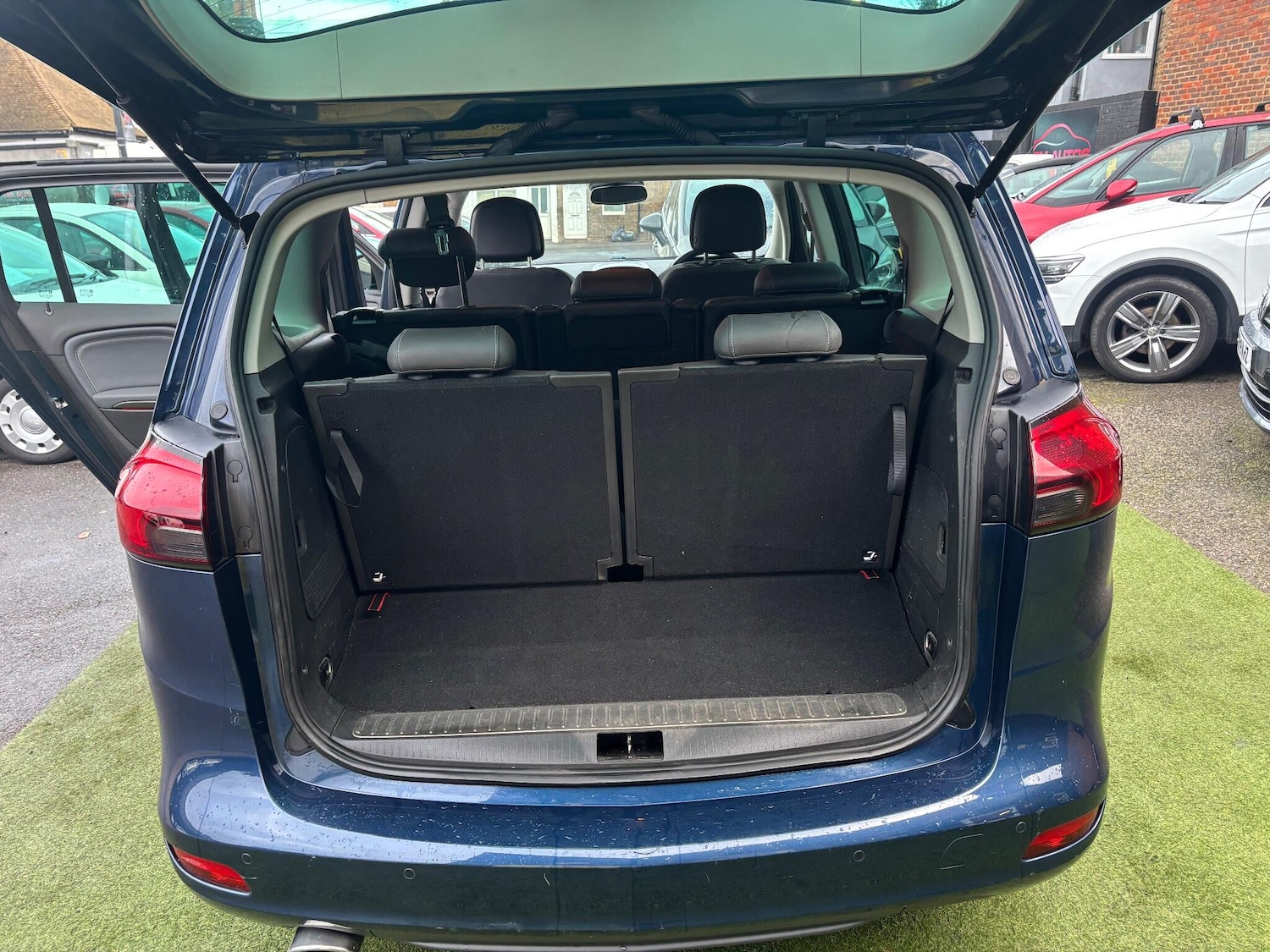 Used Vauxhall Zafira Tourer 2012 for sale - 77118151: Photo 11