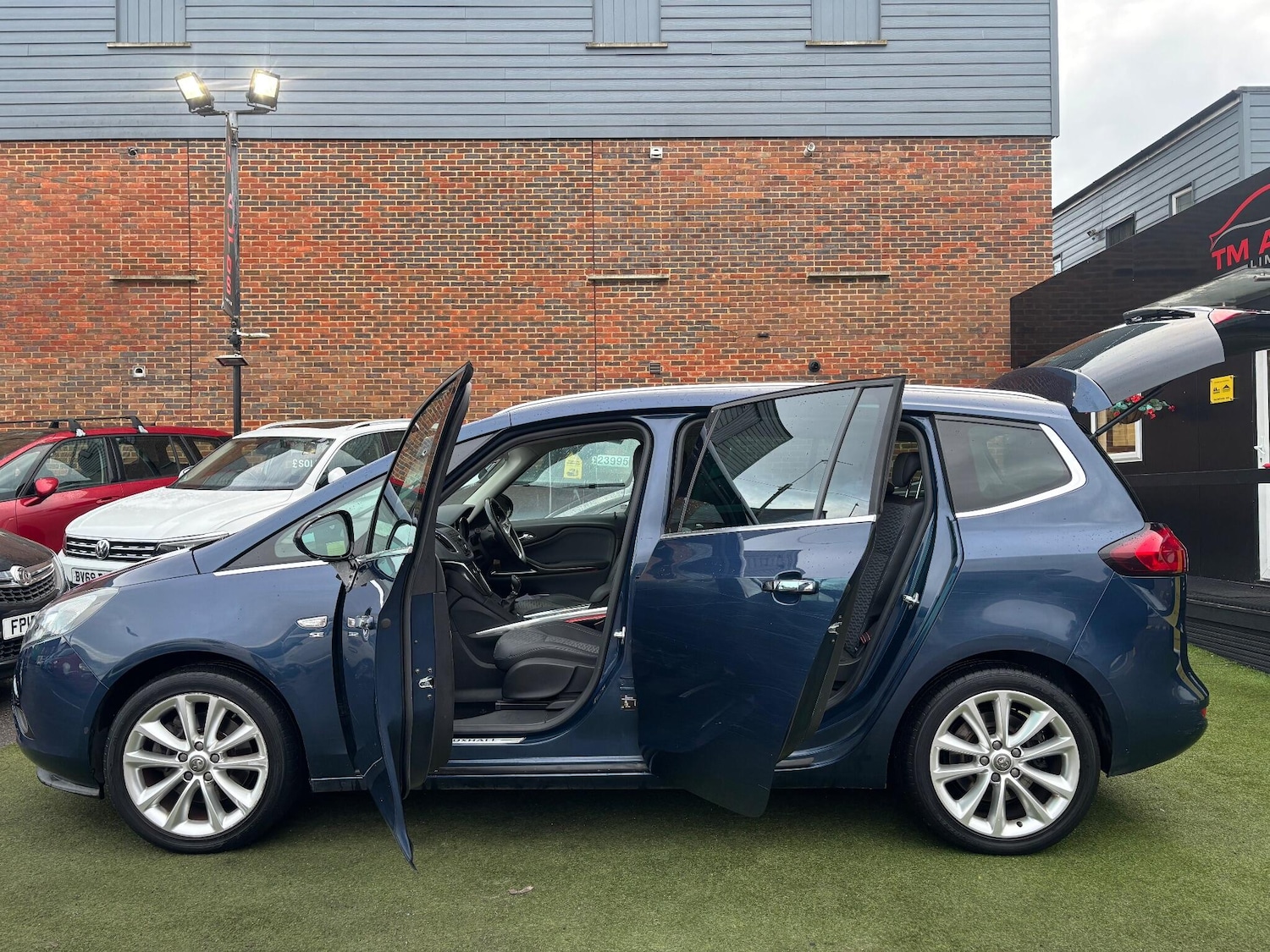 Used Vauxhall Zafira Tourer 2012 for sale - 77118151: Photo 12