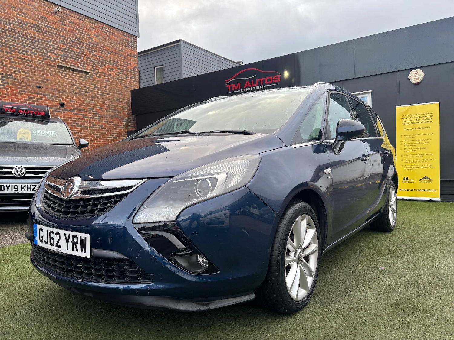 Used Vauxhall Zafira Tourer 2012 for sale - 77118151: Photo 2