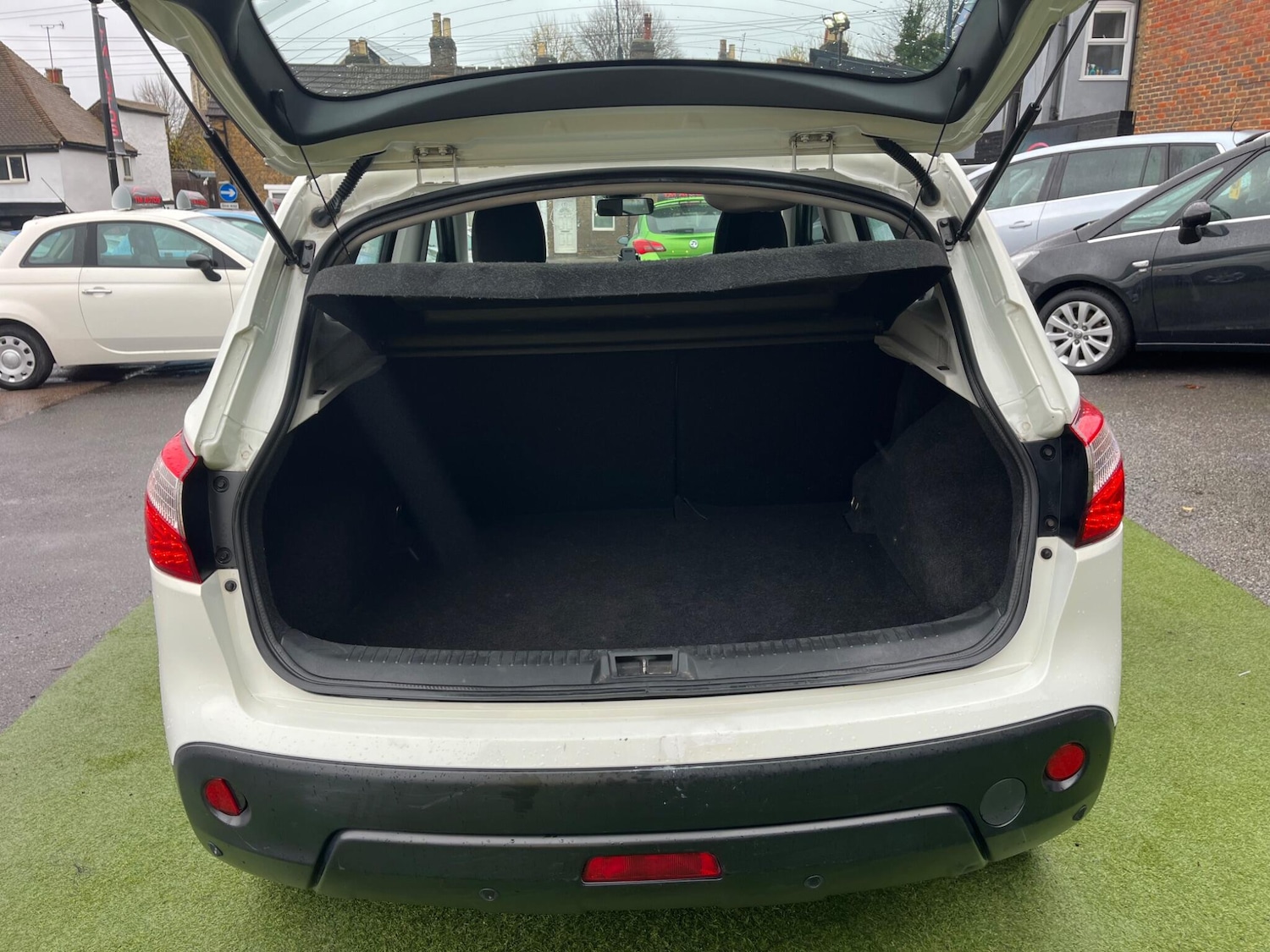 Used Nissan Qashqai 2012 for sale - 76535019: Photo 11