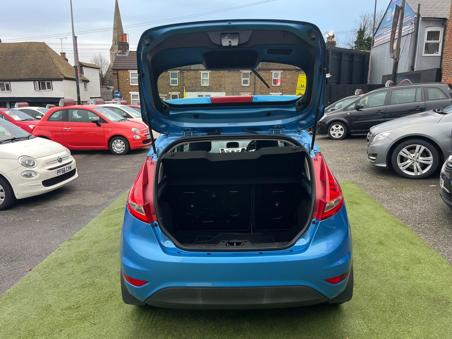 Used Ford Fiesta 2010 for sale - 77557310: Photo 19