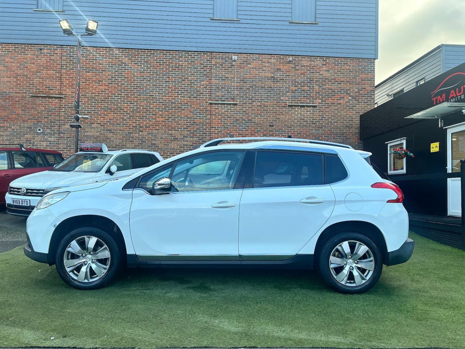 Used Peugeot 2008 2014 for sale - 77056238: Photo 9