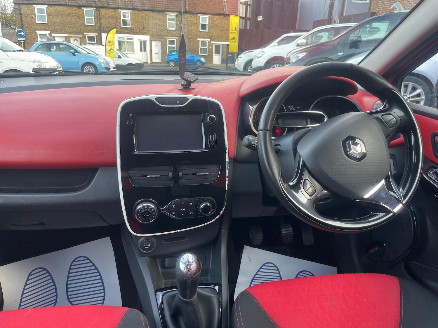Used Renault Clio 2014 for sale - 76569334: Photo 12