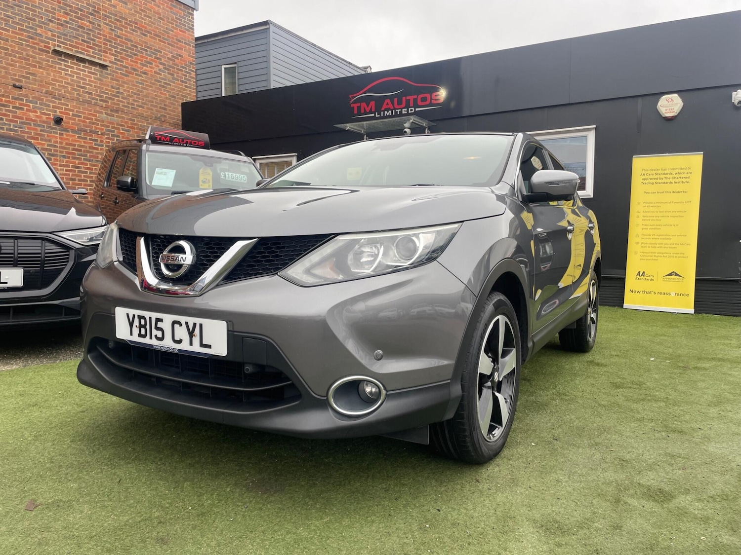 Used Nissan Qashqai 2015 for sale - 77631380: Photo 2