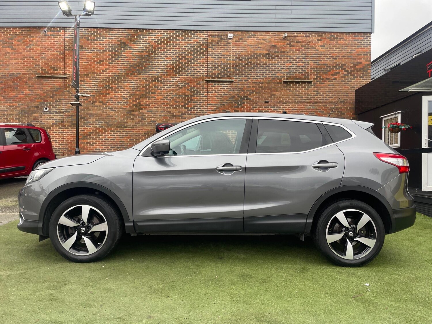 Used Nissan Qashqai 2015 for sale - 77631380: Photo 8