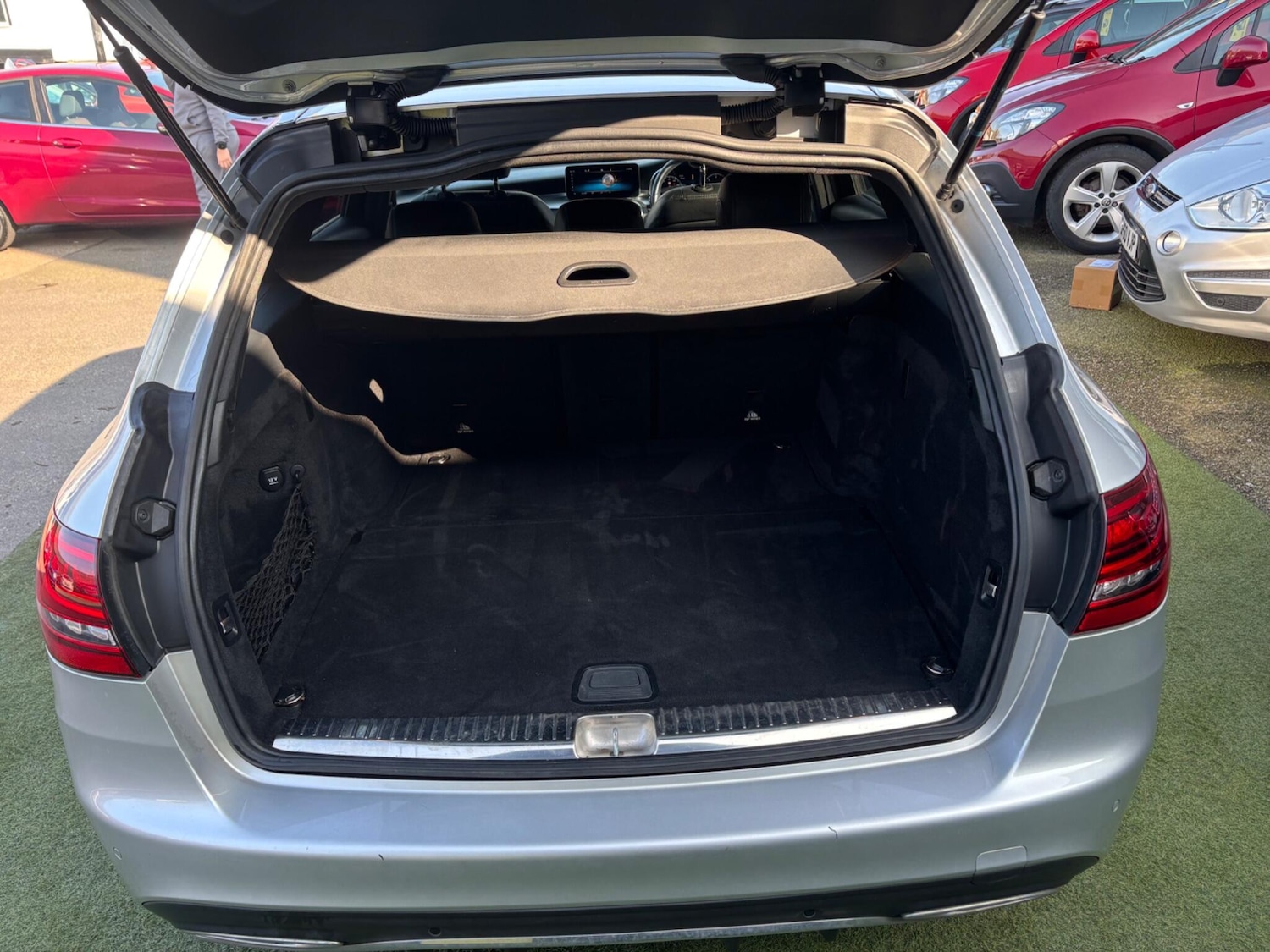 Used Mercedes-Benz C Class 2018 for sale - 77747418: Photo 13