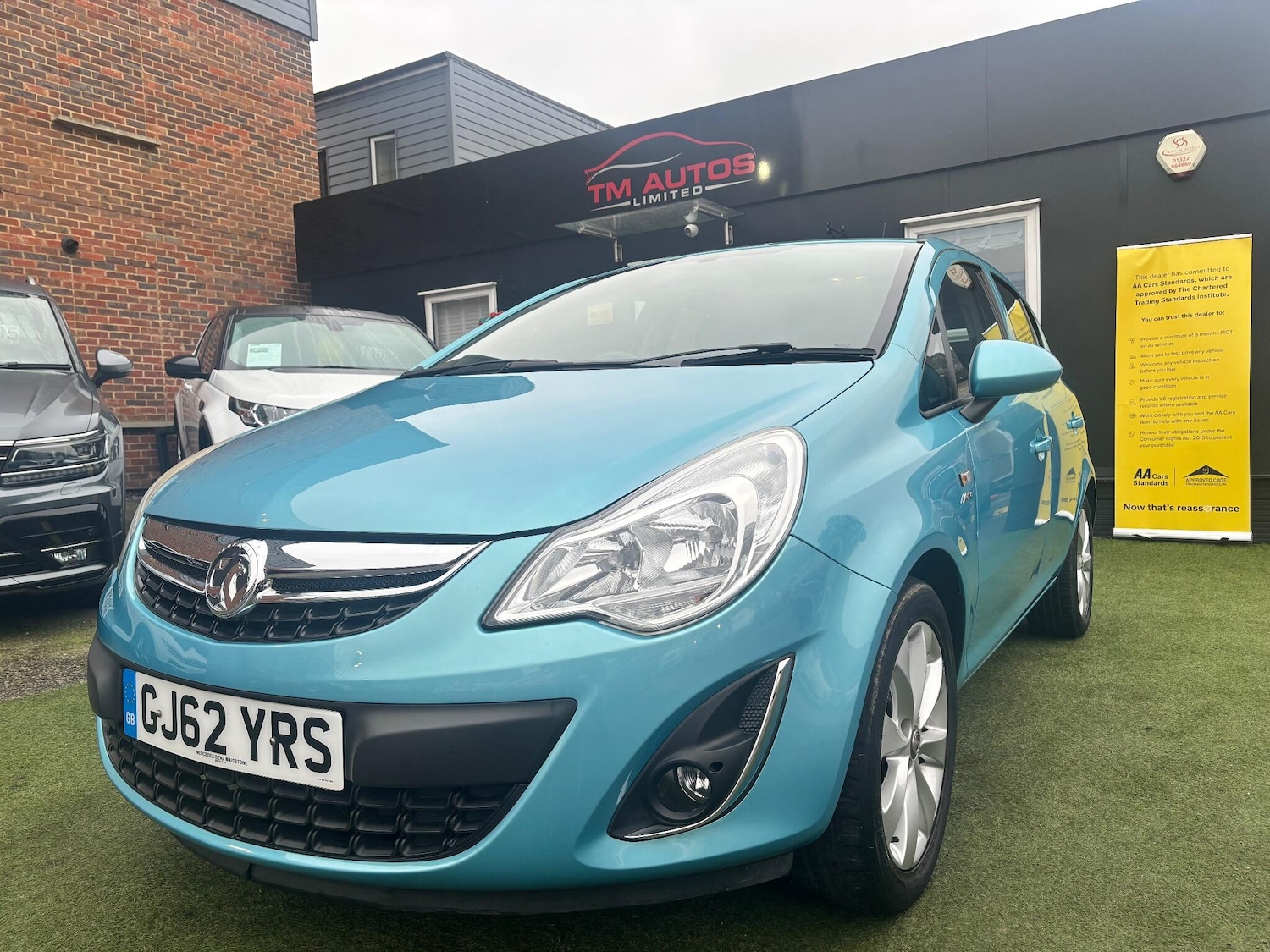 Used Vauxhall Corsa 2012 for sale - 77061722: Photo 2